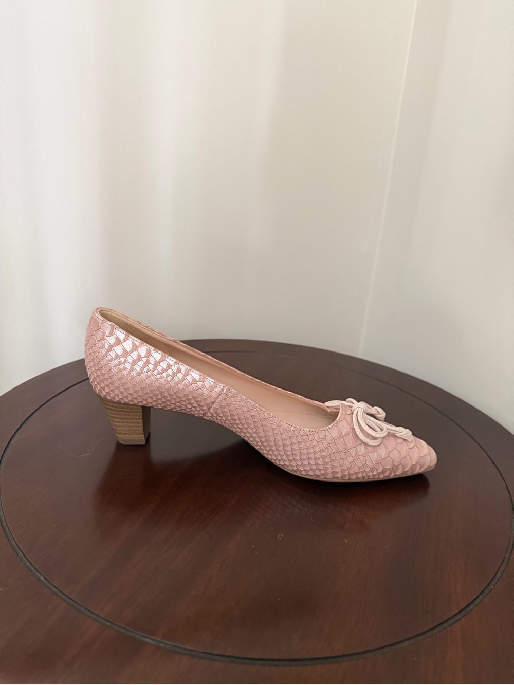 Peter Kaiser Pink Textured Leather Low Heel Loafers - Picture 2 of 4
